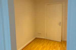 Kleine, ruhige Wohnung in zentraler Lage mit 2 Zi., kl. Diele, neuem Bad in D-dorf-Friedrichstadt – Jahnstraße 83, 40215 Düsseldorf – Vorschaubild 3