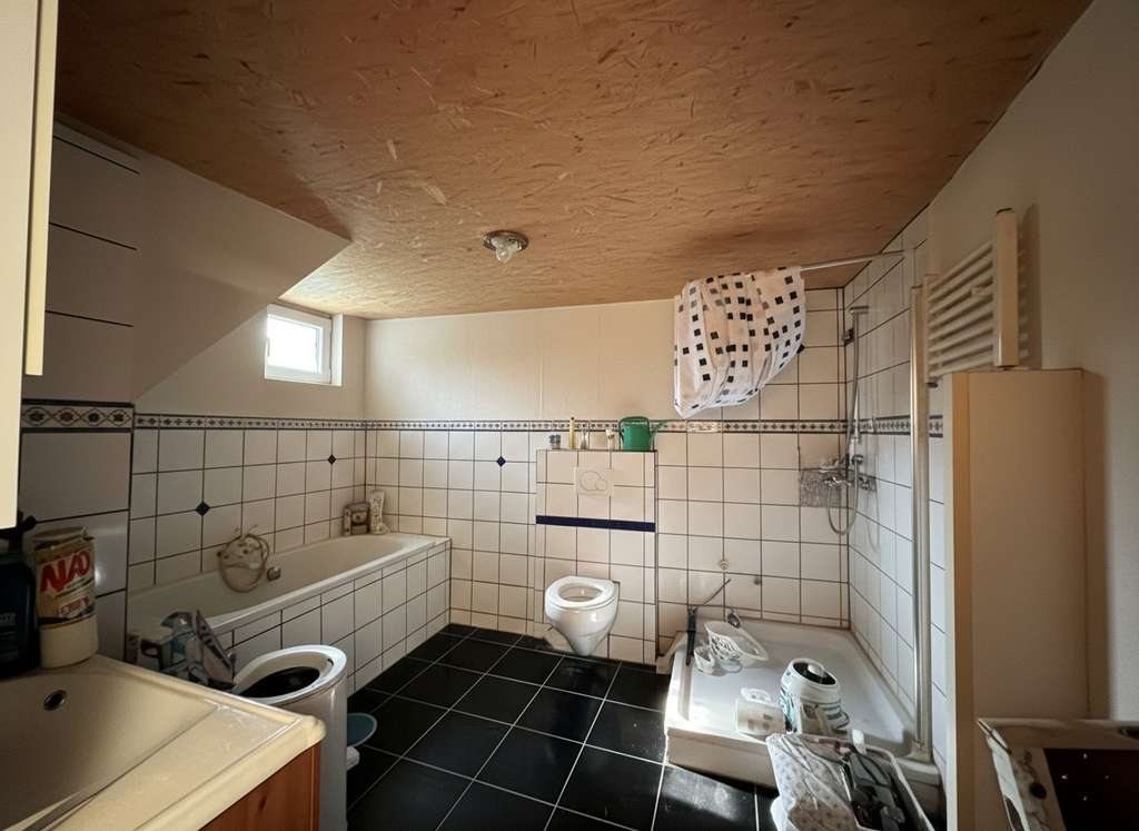 Immobilie in Vaihingen an der Enz - Charmantes Fachwerkhaus, (ca. 138 m²) mit Sichtbalken, Dachterrasse uvm. - Bild 3