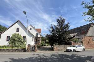 Zwei Wohnhäuser, Scheune & viel Platz - Hofensemble auf weitläufigem Grundstück. – Die vollständige Adresse der Immobilie erhältst du vom Anbieter., 63654 Büdingen – Vorschaubild 1