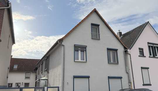 Bild von Ein harmonisches Miteinander! 2 Häuser-stilvoll modernisiert-mit vielseitigen Nutzungsmöglichkeiten