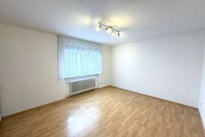Ruhig gelegene 1-Zimmer-Wohnung mit EBK in guter Wohnlage von Zuffenhausen – Die vollständige Adresse der Immobilie erhältst du vom Anbieter., 70435 Zuffenhausen-Mönchsberg, Stuttgart – Vorschaubild 3