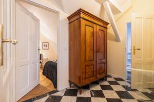 traumhafte Dachgeschosswohnung in Loschwitz mit Blick über Dresden (Balkon, 2 Stellplätze) – Die vollständige Adresse der Immobilie erhältst du vom Anbieter., 1326 Loschwitz/Wachwitz, Dresden – Vorschaubild 10