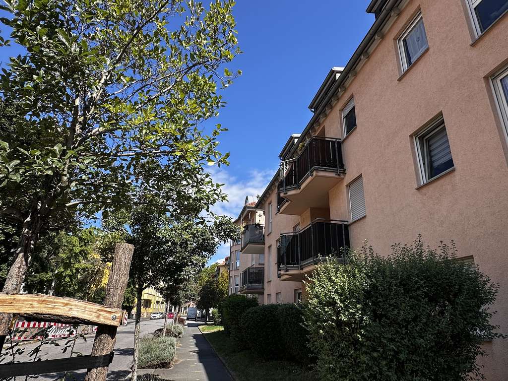 Immobilie in Pirna - MAISONETTWOHNUNG ÜBER DREI ETAGEN MIT TG, BALKON, KELLER ETC. - Bild 1