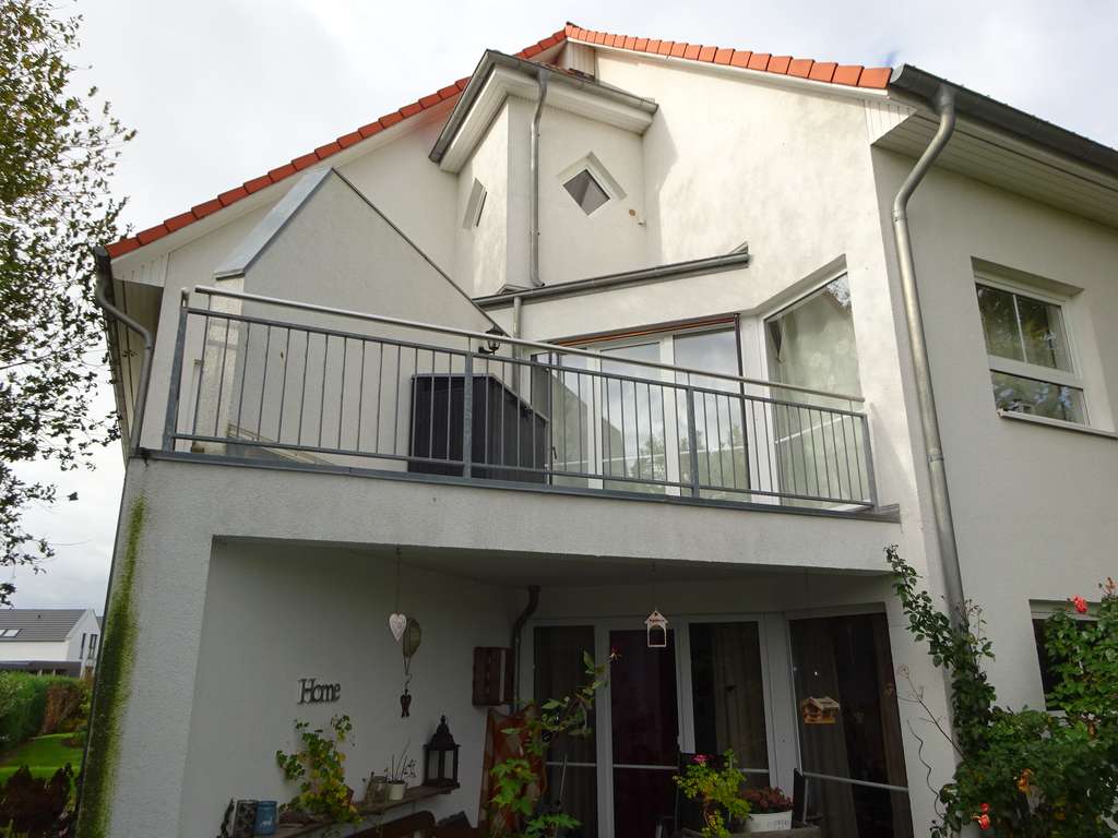 Immobilie in Lambrechtshagen - Rostock! Sehr schöne Terrassenwohnung mit Balkon und Stellplatz - Bild 0