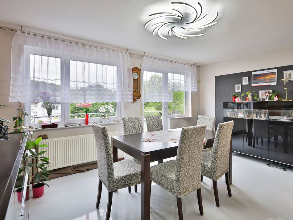 Schöner Essbereich mit Balk...