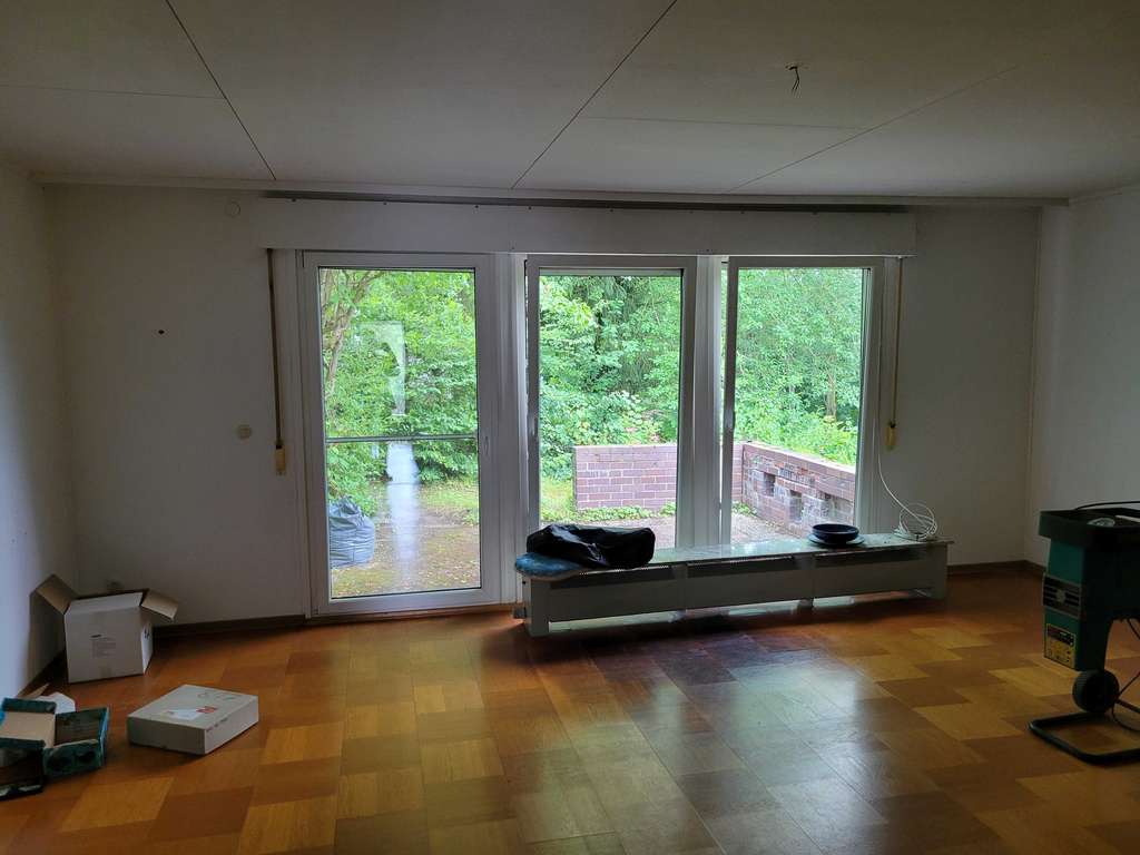 Immobilie in Kranzberg - Bezugsfrei! Familienhaus mit 2 Wohneinheiten + großes, idyll. Grundstück – ruhige Lage nahe München - Bild 1