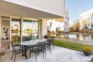 MODERNE HAUSHÄLFTE DIREKT AM SEE 
IN PREISGEKRÖNTER WOHNANLAGE – Berlin – Vorschaubild 3