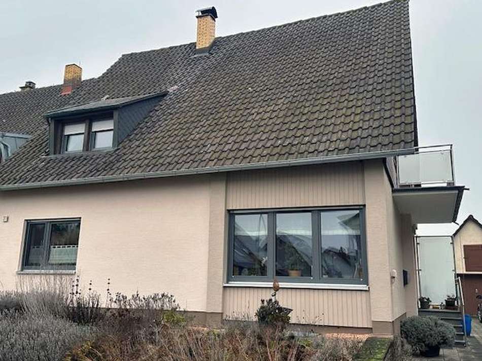 Haus Strassenansicht Westseite