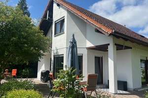 Hochwertiges Einfamilienhaus mit Erker und Balkon  – Die vollständige Adresse der Immobilie erhältst du vom Anbieter., 18519 Sundhagen – Vorschaubild 2