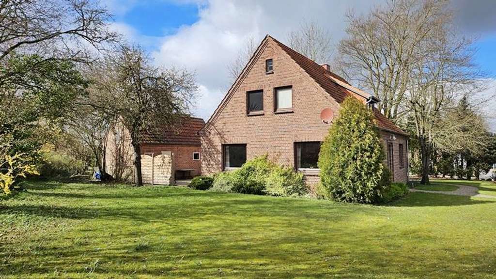 Immobilie in Deinstedt - immo-schramm.de: Gepflegtes Wohnhaus mit Garage - Bild 0