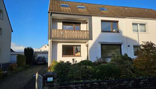 Bild von Große Doppelhaushälfte mit viel Potenzial in ruhiger Seitenstraße in zentraler Lage in DEL Stickgras