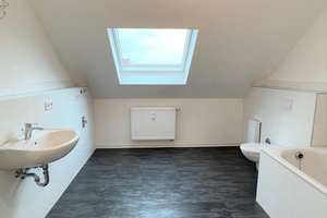 * charmante DACHGESCHOSS 2 ZKG Wohnung mit gemütlichen Holzbalken * Abstellkammer * Ohne Aufzug – Die vollständige Adresse der Immobilie erhältst du vom Anbieter., 66115 Burbach, Saarbrücken – Vorschaubild 7
