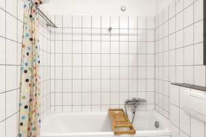 Gut geschnittene, helle 3-Zimmer-Wohnung mit sonniger Innenhofloggia, Balkon und TG-Stellplatz – Die vollständige Adresse der Immobilie erhältst du vom Anbieter., 30161 List, Hannover – Vorschaubild 18