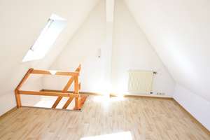 Charmante 3,5-Zimmer-Maisonette-Dachgeschosswohnung in ruhiger Lage von Bochum-Wiemelhausen – Memeler Str. 7, 44789 Wiemelhausen, Bochum – Vorschaubild 8
