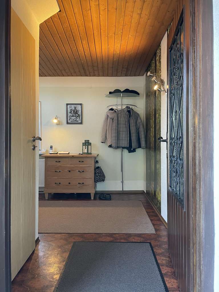 Immobilie in Lamerdingen - SOLIDES EINFAMILIENHAUS IM GRÜNEN MIT NAHWÄRME - Bild 1