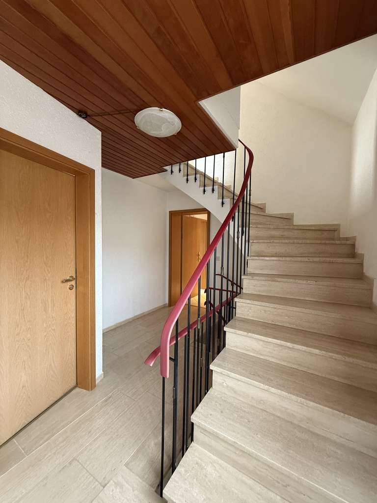 Immobilie in Witzenhausen - Frei! Gepflegtes 2-3 Parteienhaus mit Potential auf schönem Grundstück - Bild 3