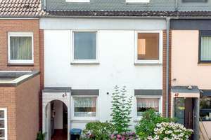 IHR NEUES ZUHAUSE! 1-FAM.-REIHENHAUS MIT GARTEN U. 3 STELLPLÄTZEN – Die vollständige Adresse der Immobilie erhältst du vom Anbieter., 50827 Ossendorf, Köln – Vorschaubild 2