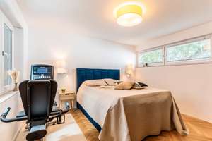 PANORAMABLICK – Stilvolles Haus mit Pool, Garten, Garage und Ausblick in Remshalden – Die vollständige Adresse der Immobilie erhältst du vom Anbieter., 73630 Remshalden – Vorschaubild 7