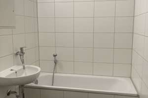 helle Familienwohnung mit Balkon steht zur Nachvermietung bereit – Tungerstraße 24, 99099 Herrenberg, Erfurt – Vorschaubild 3