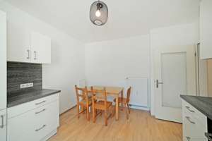 Gemütlicher Altbau direkt am Park. Helle 3-Zi-Whg mit großer Wohnküche & Balkon zum ruhigen Innenhof – Die vollständige Adresse der Immobilie erhältst du vom Anbieter., 80993 Alt-Moosach, München – Vorschaubild 15