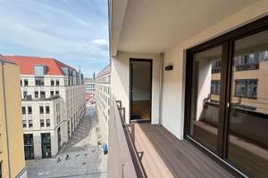 Hochwertige 3-Zi.-Whg. mit ca. 90 m² am Altmarkt * EBK + Balkon + zwei Bäder *