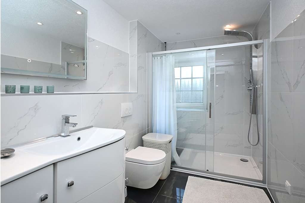 Immobilie in Suthfeld - Hannover - Suthfeld: Großzügiges Haus mit Wintergarten und unverbautem Blick! - Bild 3