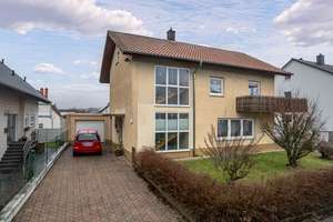 Charmantes Einfamilienhaus in ruhiger, sonniger Lage von Sinsheim – Ihr neues Zuhause – Die vollständige Adresse der Immobilie erhältst du vom Anbieter., 74889 Sinsheim – Vorschaubild 2
