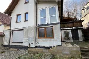 In schöner Ortsrand-/ Aussichtslage: Gepfl. EFH, u. a. mit Wintergarten, Kaminofen, Fußbodenheizung – Alte Weinstraße 33, 98554 Benshausen – Vorschaubild 83