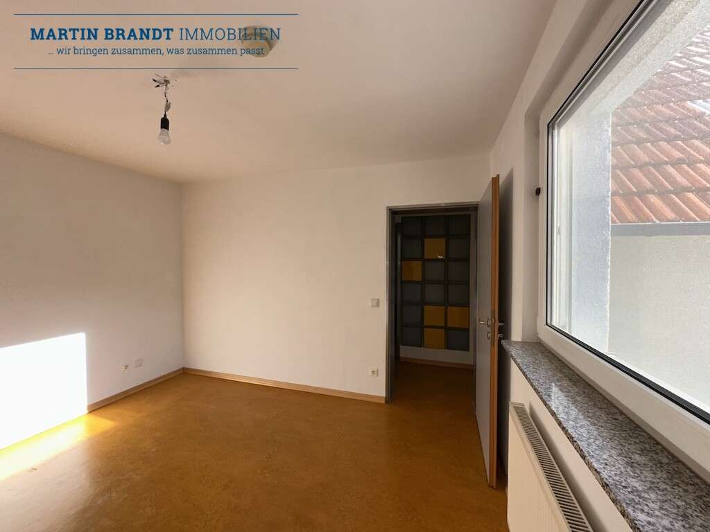 Immobilie in Hünfelden - Großzügiges Mehrfamilienhaus Anwesen mit schönen Garten in zentraler Lage von Hünfelden-Kirberg... - Bild 8