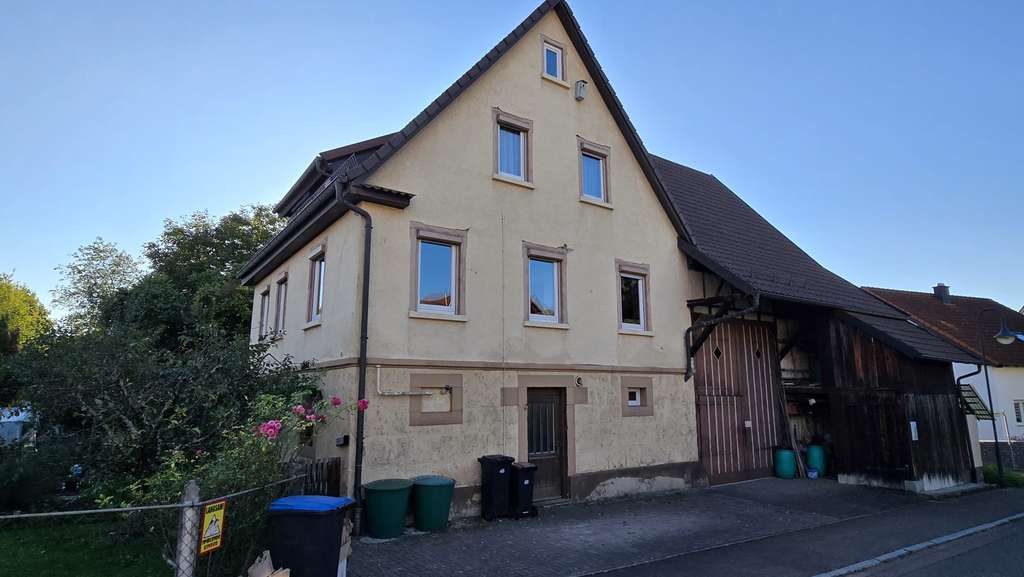 Charmantes Bauernhaus mit großer Scheune und Traumgrundstück in Wannweil – Ideal für Handwerker