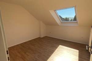 3-Zimmer Dachgeschosswohnung in Bi.-Hillegossen – frei ab 01.07. – Die vollständige Adresse der Immobilie erhältst du vom Anbieter., 33699 Stieghorst, Bielefeld – Vorschaubild 4