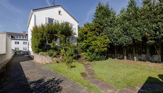 Bild von Wohnensemble: Einfamilienhaus und charmantes Gästehaus auf über 850 m² Grundstück in Sachsenhausen
