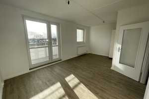 Nachmieter werden für 4-Zimmer-Wohnung mit Balkon in ruhiger Lage! – Astonstraße 56, 39116 Magdeburg – Vorschaubild 1