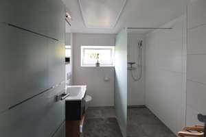 CA. 255 m² GRUNDFLÄCHE -  MODERNE GÄSTE-WOHNUNG & GROSSES GRUNDSTÜCK  - ZUM WOHNEN & ARBEITEN – Ostaraweg 78 cc, 13088 Stadtrandsiedlung Malchow, Berlin – Vorschaubild 20
