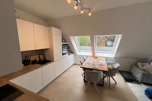 Schöne 2-Zimmer Dachgeschosswohnung  inkl. Einbauküche – Ludenberger Str. 19, 40629 Grafenberg, Düsseldorf – Vorschaubild 2