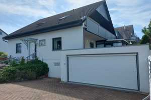 Freistehendes Zweifamilienhaus mit großem Garten – Ludwigsburg (Kreis) – Vorschaubild 1