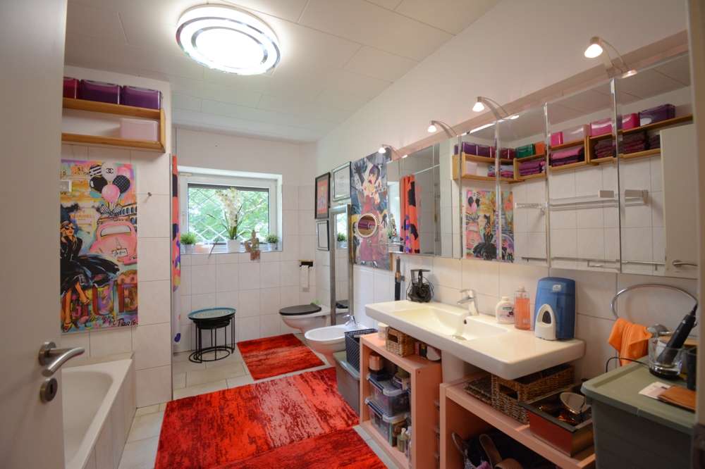 Immobilie in Schalkholz - Großes Einfamilienhaus am Rande der Natur - Bild 2