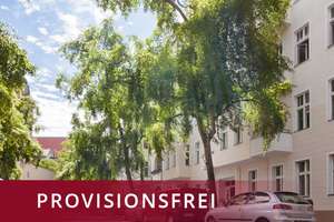 Ruhiges Altbau-Juwel: 2 Zimmer mit Balkon im begrünten Seitenflügel