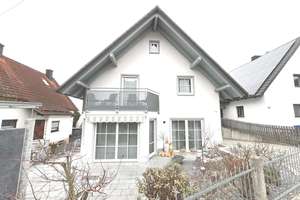 Freistehendes Einfamilienhaus im top Zustand mit zwei Terrassen in ruhiger Siedlungslage! – Die vollständige Adresse der Immobilie erhältst du vom Anbieter., 84048 Mainburg – Vorschaubild 2