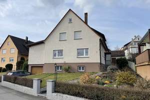 Gepflegtes Einfamilienhaus mit großem Garten in guter Lage in Obersulm 