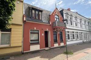 Bremerhaven-Lehe // Historisches Einfamilienhaus aus 1906 mit individuellem Charakter
