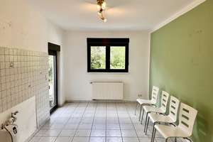Großzügiges Fertighaus mit separater Wohnung und Doppelgarage in ruhiger Wohnlage. – Die vollständige Adresse der Immobilie erhältst du vom Anbieter., 61267 Neu-Anspach – Vorschaubild 11