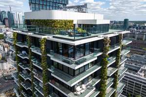 Über der Skyline: Vollmöblierte Designwohnung im 27. OG des begrünten EDEN Tower