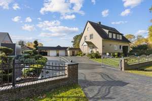 Großzügiges Zweifamilienhaus in ruhiger Lage – ideal für Familie, Vermietung oder Mehrgenerationen – Die vollständige Adresse der Immobilie erhältst du vom Anbieter., 29640 Schneverdingen – Vorschaubild 2