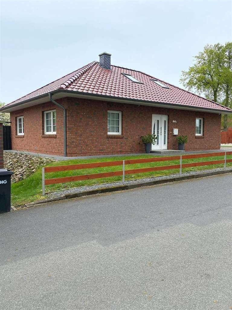 Immobilie in Kirchdorf - Junger stilvoller Bungalow, Bj. 2016, Solar, Kamin, Gute Lage. Sofort Verfügbar
 - Bild 0