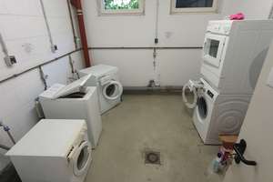 Balkon, TG-Stellplatz, Aufzug - Helle 3-Zimmer-Maisonette Baujahr 98 mit Tageslichtbad und Parkett! – Bärengasse a.A., 7747 Lobeda-Altstadt, Jena – Vorschaubild 24