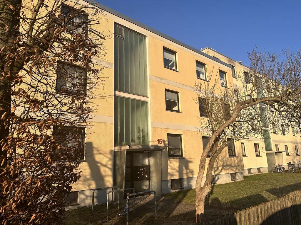 Immobilie in Burgdorf - Burgdorf-Süd: Hochparterre 2-Zimmer-Wohnung mit guter Raumaufteilung  - Bild 0