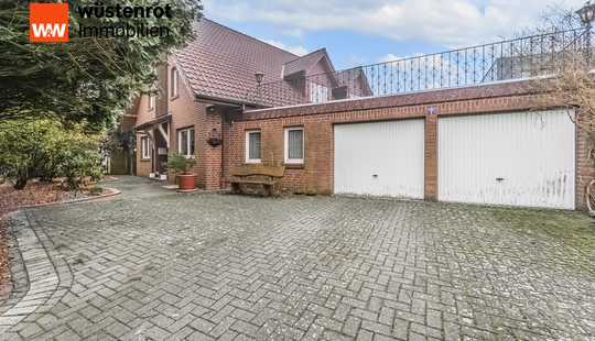 Bild von Geräumiges Wohnhaus mit Doppelgarage und vielfältigen Nutzungsmöglichkeiten in begehrter Wohnlage