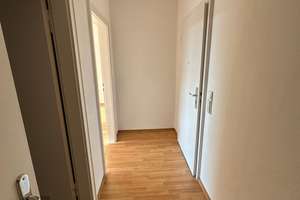 gepflegte 1-Zimmer-Wohnung mit Balkon und EBK – Rossinistraße 33, 85057 Nordwest, Ingolstadt – Vorschaubild 3