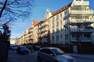 Sonnige 3-Zi-DG-Wohnung mit Loggia und EBK in Sendling-Westpark, München
